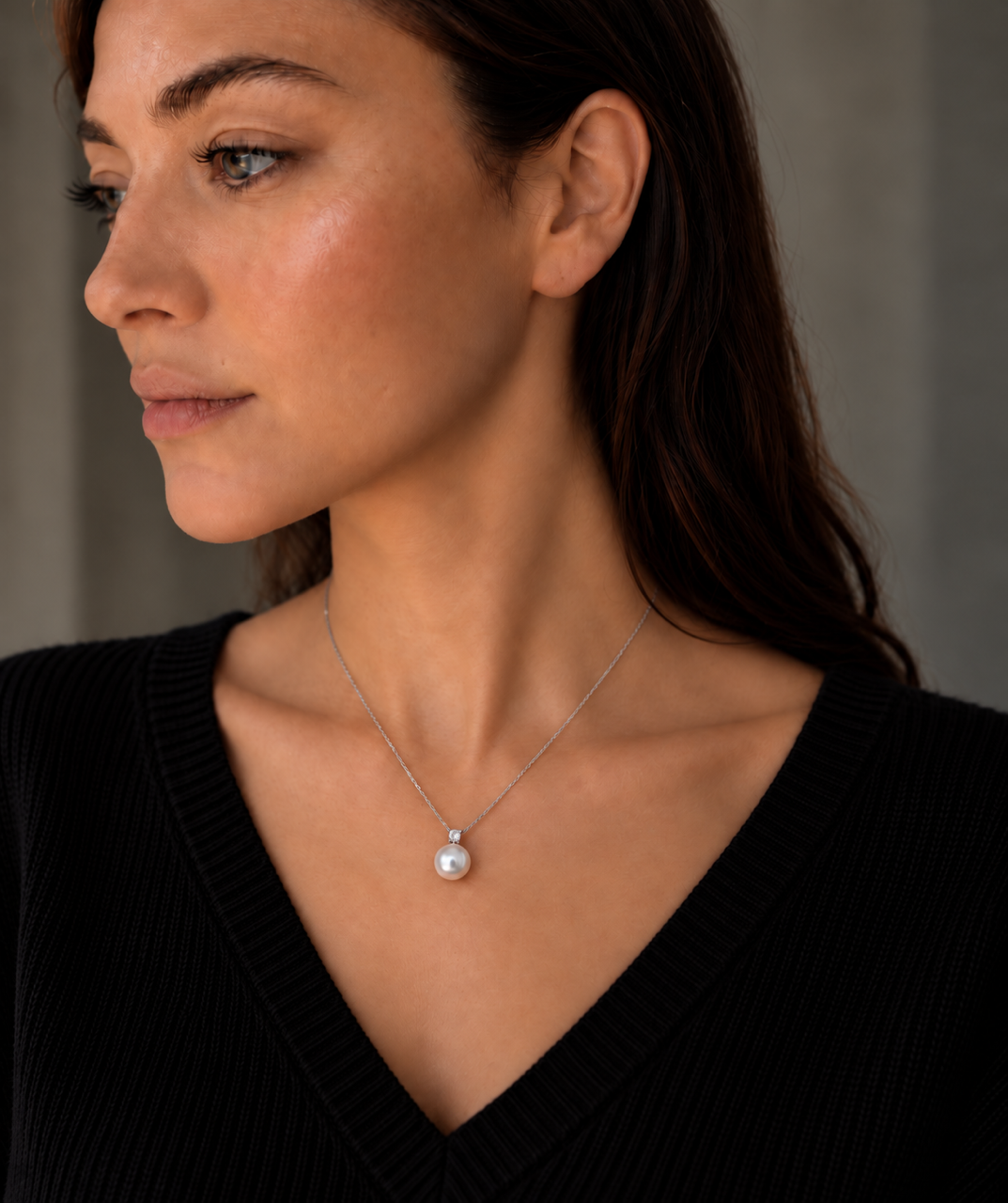 Model wearing the 9mm pearl solitaire necklace